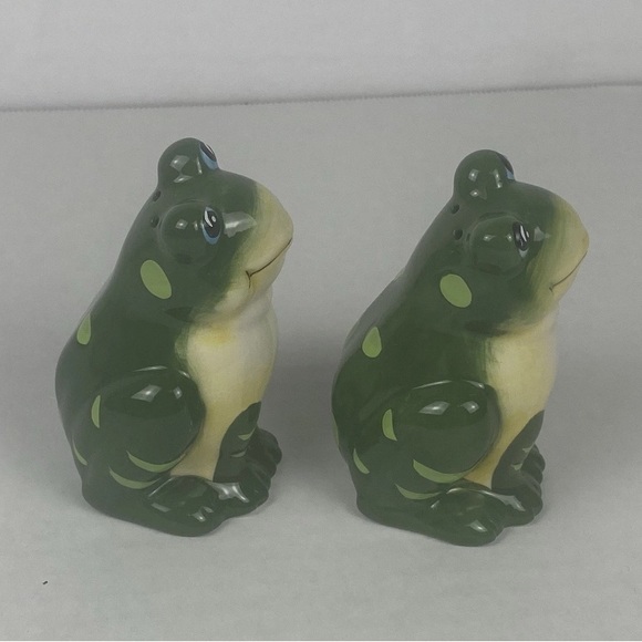 ‎ 🌺 3/$25 🌺 2000’s Ceramic Salt & Pepper Shakers | Green Polka Dot | NEW in box - Picture 4 of 10